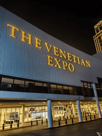 custom VRAY Instrument Shines at JCK Las Vegas 2025: XRF Gold Analyzer Leads a New Era of Precious Metal Testing online